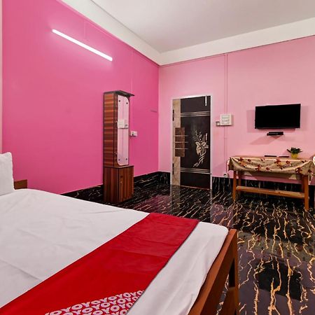 Oyo Flagship The Brahmaputra Homestay Guwahati Zewnętrze zdjęcie