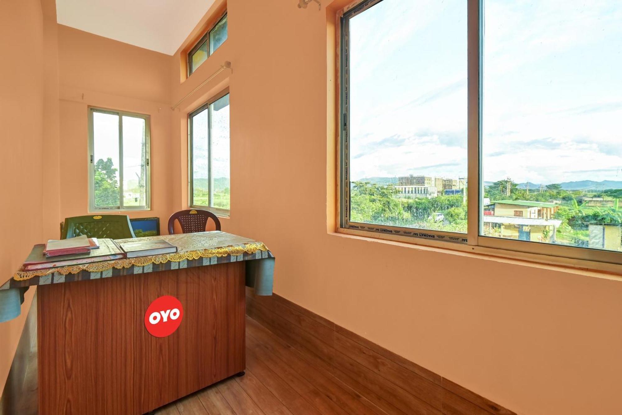 Oyo Flagship The Brahmaputra Homestay Guwahati Zewnętrze zdjęcie