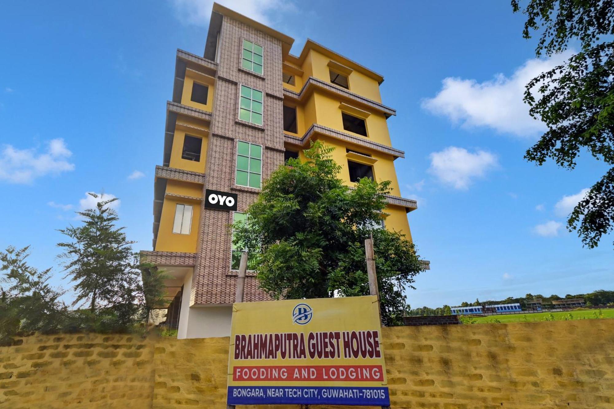 Oyo Flagship The Brahmaputra Homestay Guwahati Zewnętrze zdjęcie