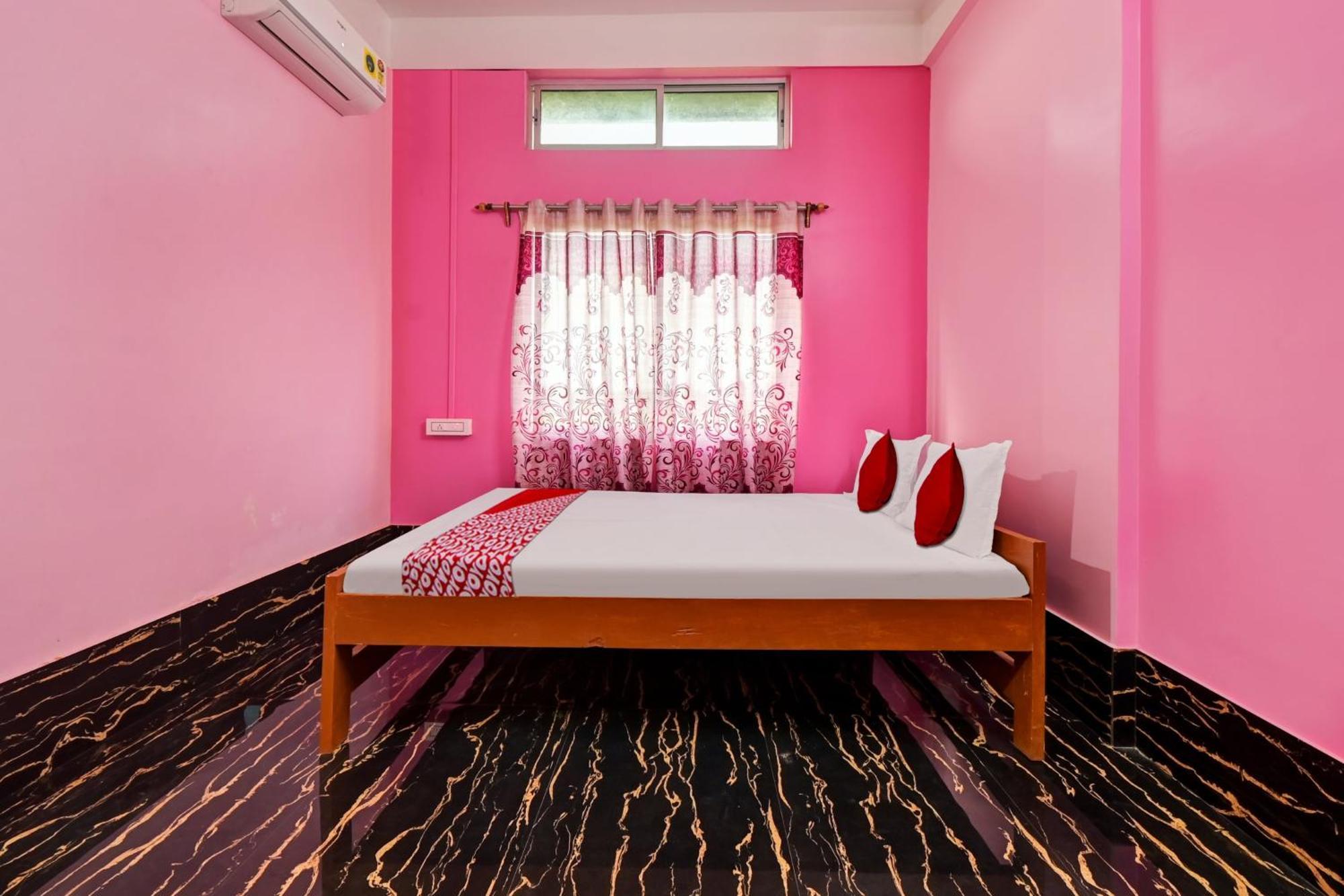 Oyo Flagship The Brahmaputra Homestay Guwahati Zewnętrze zdjęcie